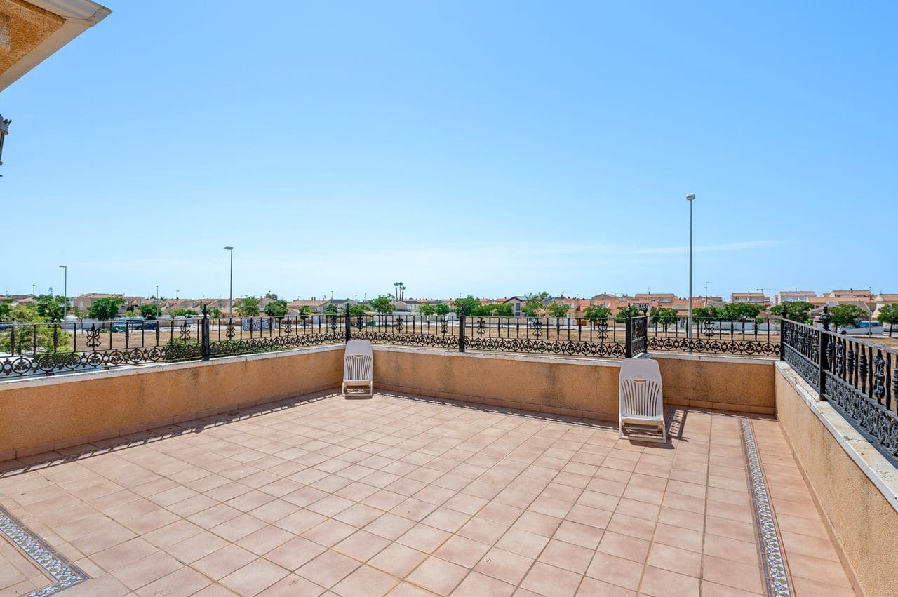 7 Zimmer Villa zu verkaufen in Torre de la Horadada - 899.000 € (Ref: 9962943)