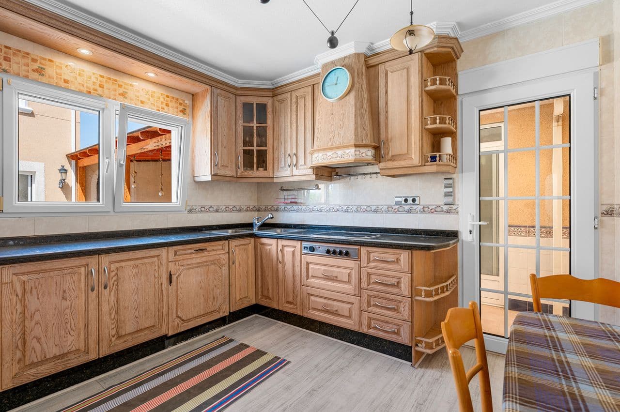 7 Zimmer Villa zu verkaufen in Torre de la Horadada - 899.000 € (Ref: 9962943)