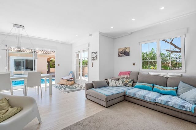 7 slaapkamer Villa te koop in Torre de la Horadada, Pilar de la Horadada - € 899.000 (Ref: 9962943)
