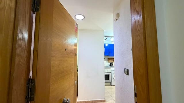 Apartamento de 2 habitaciones en Torrevieja en venta - 127.000 € (Ref: 9962951)