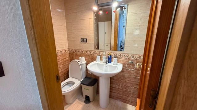Apartamento de 2 habitaciones en Torrevieja en venta - 127.000 € (Ref: 9962951)