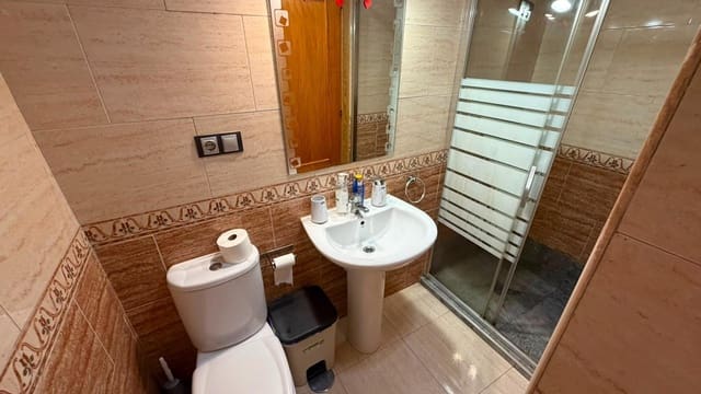 Apartamento de 2 habitaciones en Torrevieja en venta - 127.000 € (Ref: 9962951)