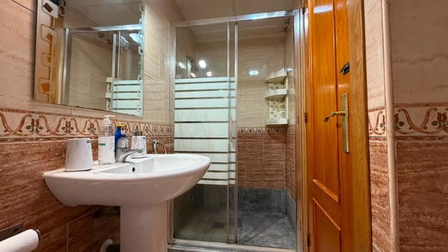 Apartamento de 2 habitaciones en Torrevieja en venta - 127.000 € (Ref: 9962951)
