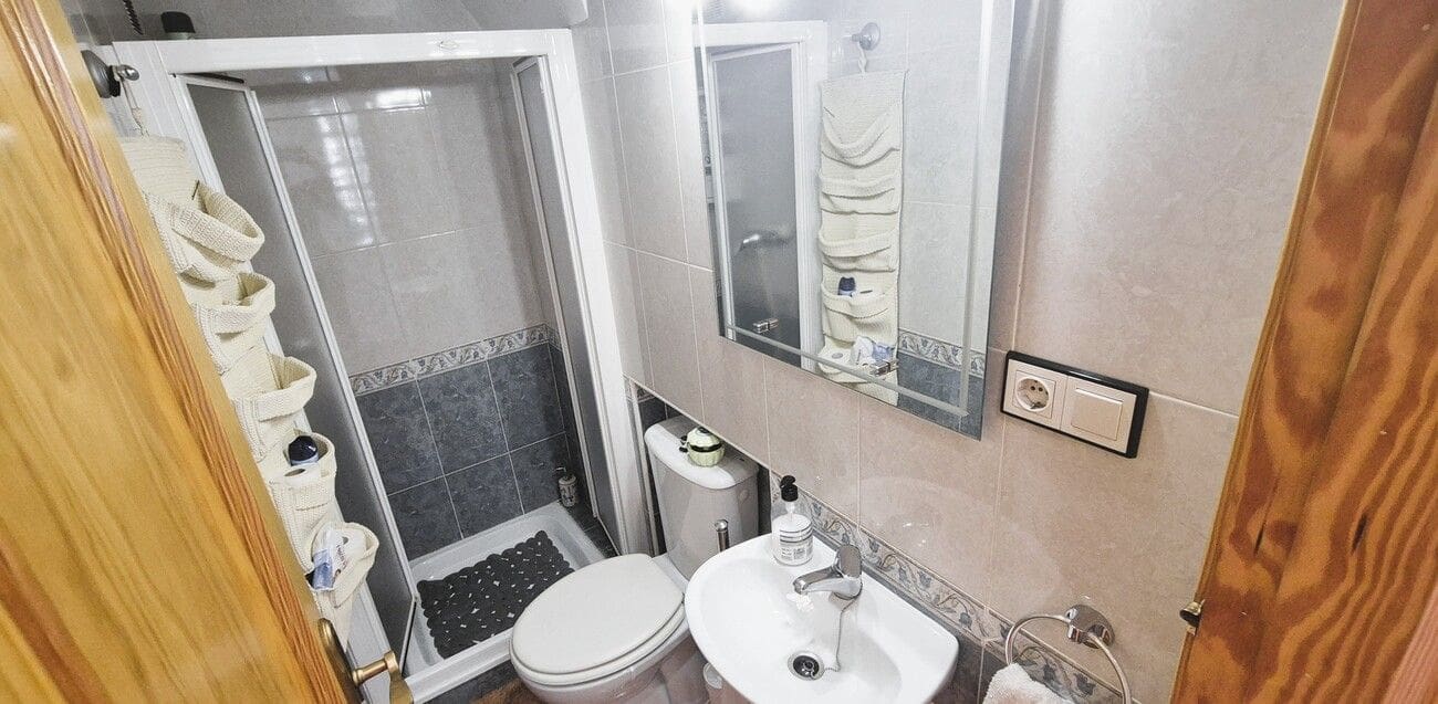 6 bedroom Flat for sale in La Florida - € 279,900 (Ref: 9962954)