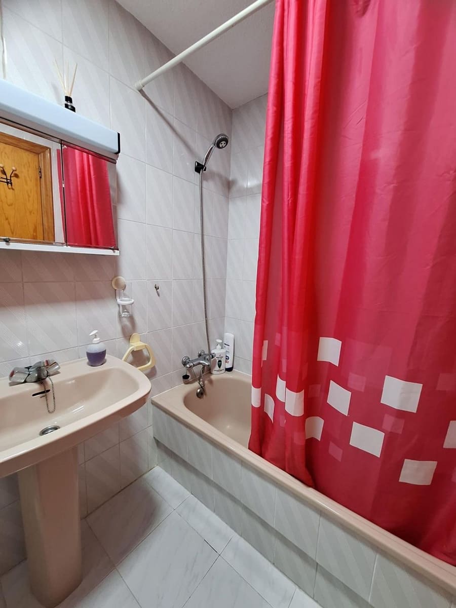 2 soverom Penthouse til salgs i Torrevieja - € 149 900 (Ref: 9962961)