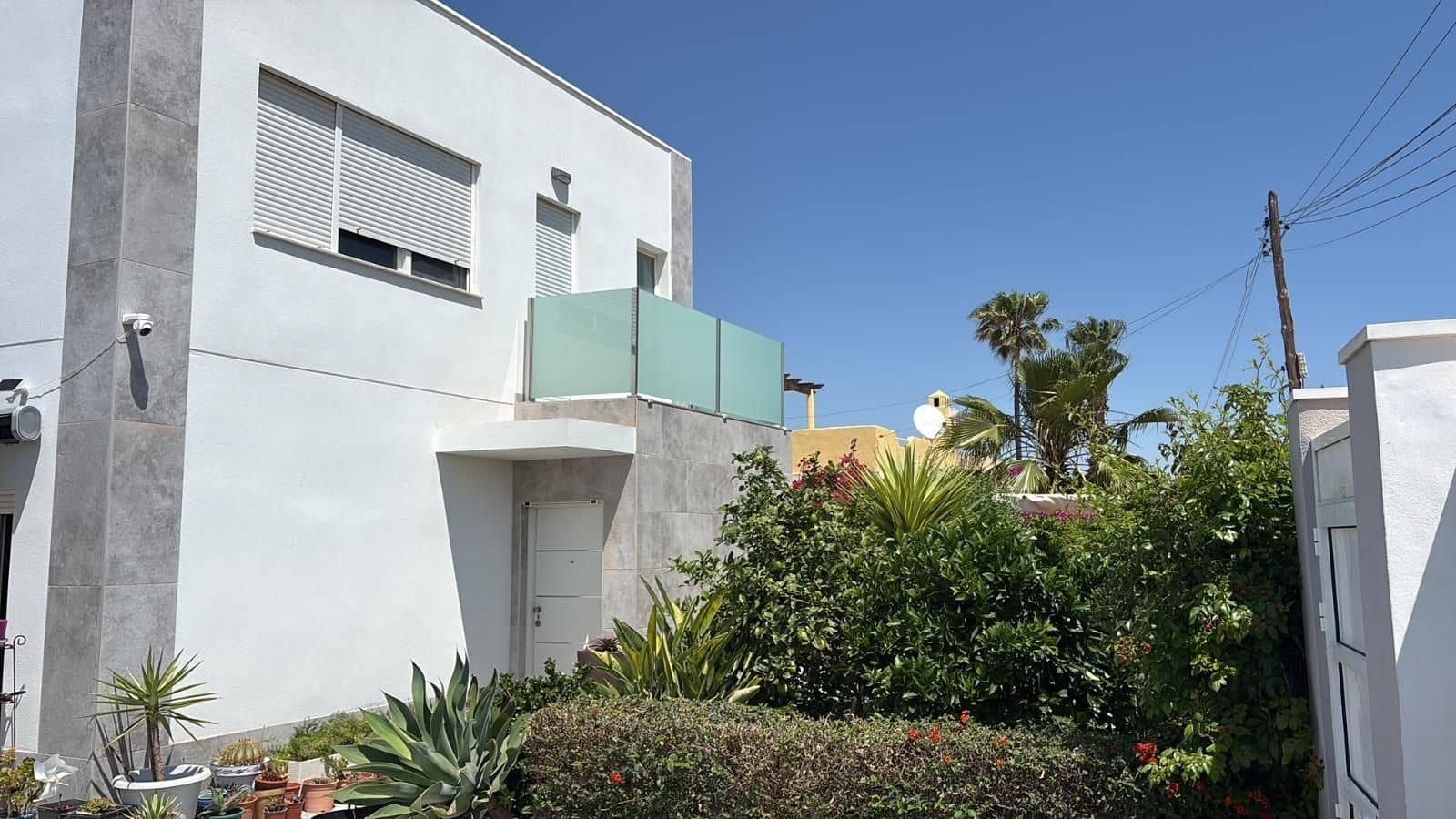 2 bedroom Villa for sale in Torrevieja with pool - € 465,000 (Ref: 9963006)