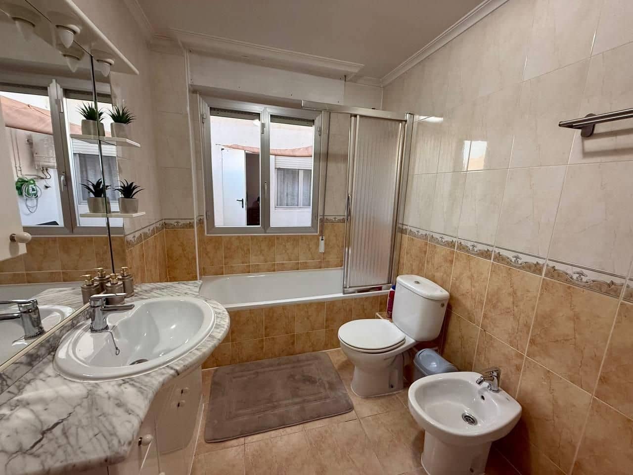 2 soveværelse Lejlighed til salg i Torrevieja - € 154.900 (Ref: 9963007)