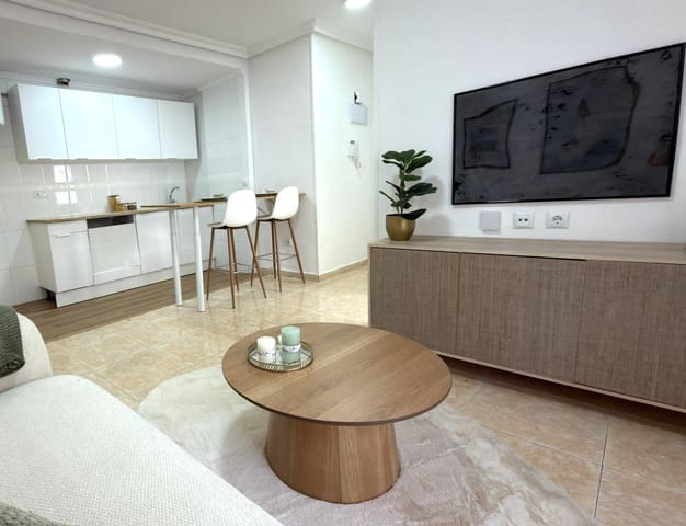2 slaapkamer Appartement te koop in Centro, Torrevieja - € 144.000 (Ref: 9963046)