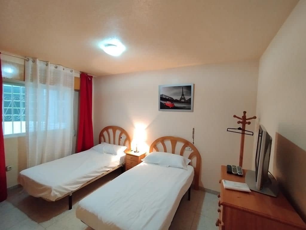Apartamento de 3 habitaciones en Torrevieja en venta con piscina garaje - 240.000 € (Ref: 9963053)