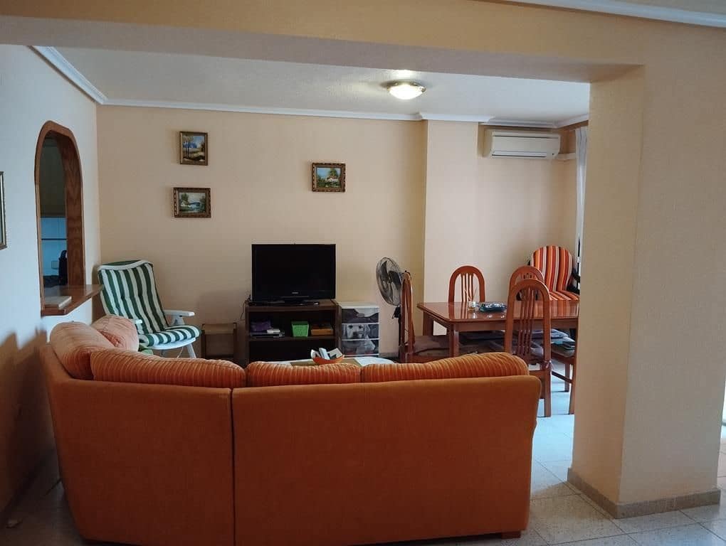 Apartamento de 3 habitaciones en Torrevieja en venta con piscina garaje - 240.000 € (Ref: 9963053)