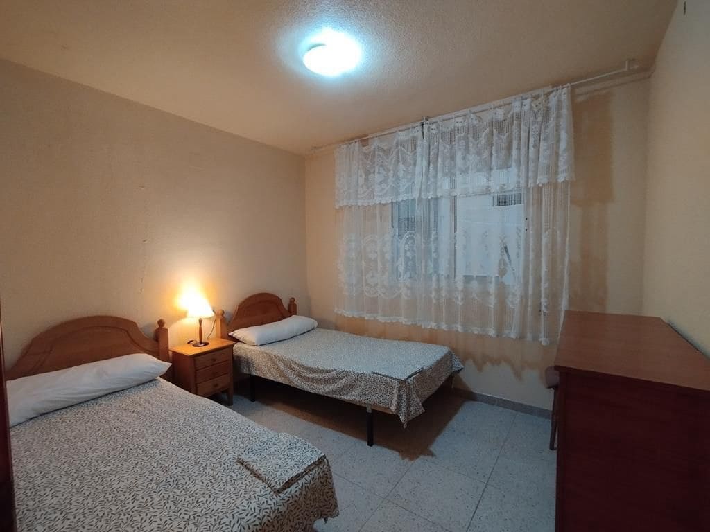 Apartamento de 3 habitaciones en Torrevieja en venta con piscina garaje - 240.000 € (Ref: 9963053)