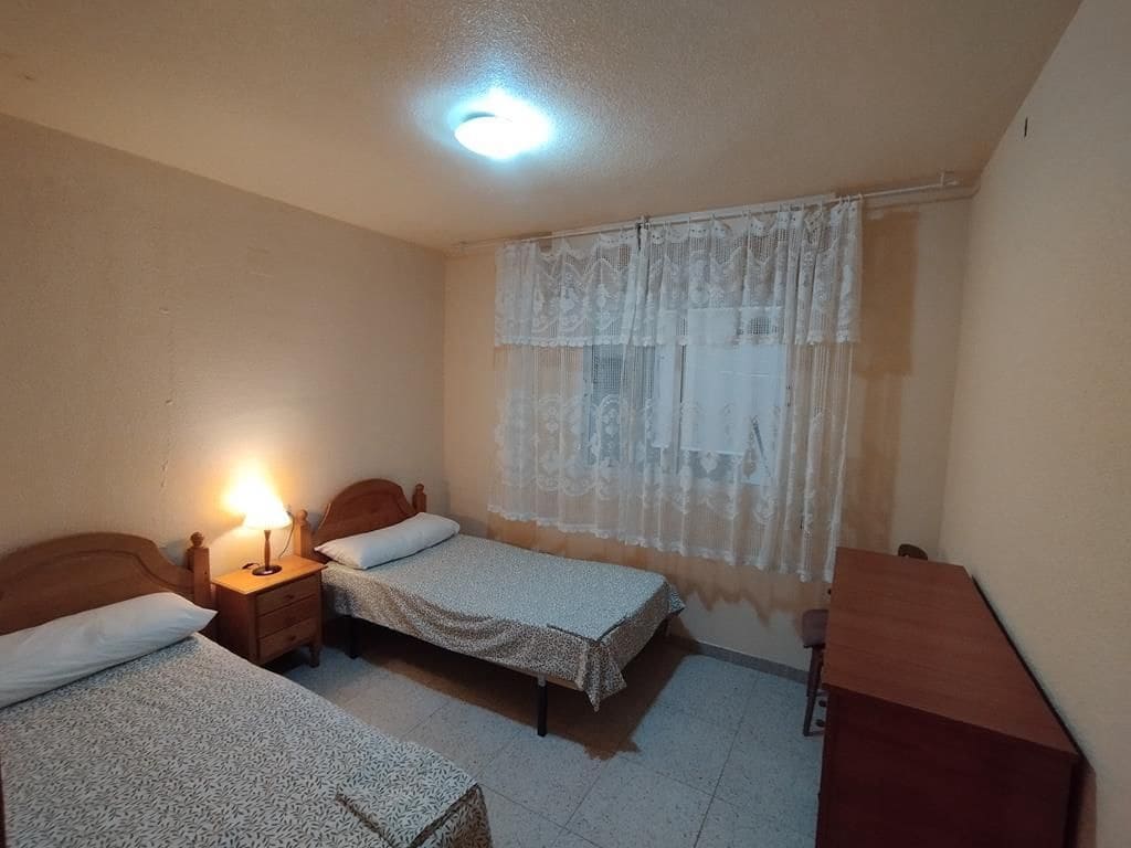 Apartamento de 3 habitaciones en Torrevieja en venta con piscina garaje - 240.000 € (Ref: 9963053)