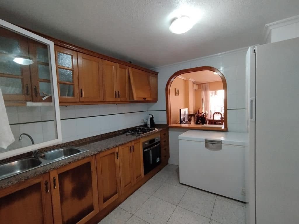 Apartamento de 3 habitaciones en Torrevieja en venta con piscina garaje - 240.000 € (Ref: 9963053)