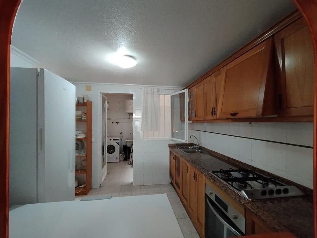Apartamento de 3 habitaciones en Torrevieja en venta con piscina garaje - 240.000 € (Ref: 9963053)
