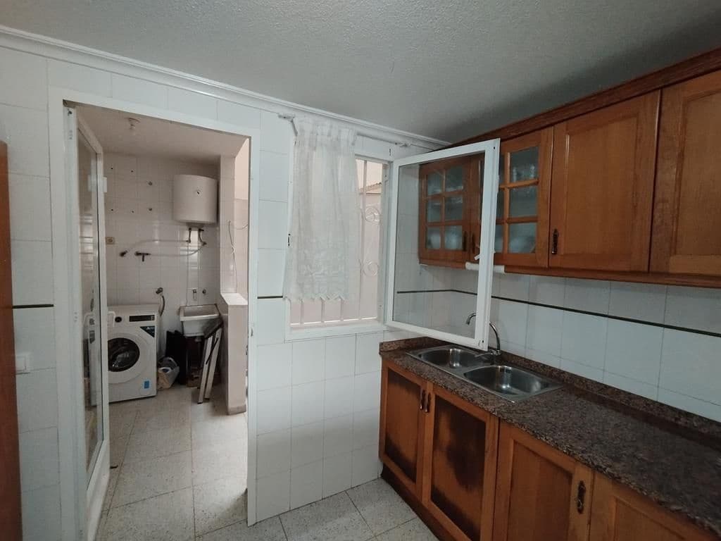 Apartamento de 3 habitaciones en Torrevieja en venta con piscina garaje - 240.000 € (Ref: 9963053)