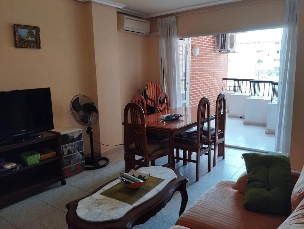 Apartamento de 3 habitaciones en Torrevieja en venta con piscina garaje - 240.000 € (Ref: 9963053)