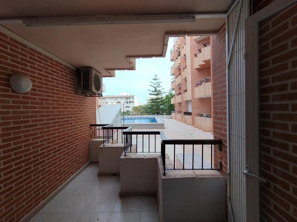 Apartamento de 3 habitaciones en Torrevieja en venta con piscina garaje - 240.000 € (Ref: 9963053)