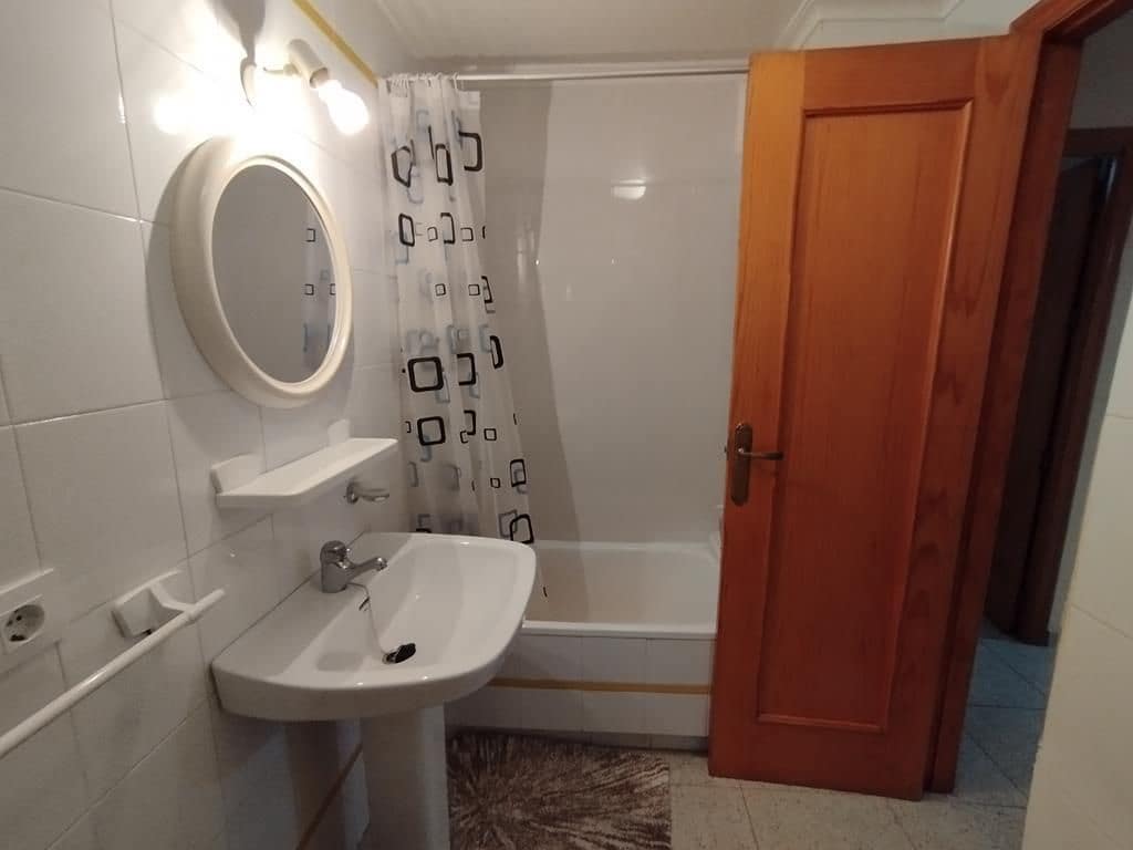 Apartamento de 3 habitaciones en Torrevieja en venta con piscina garaje - 240.000 € (Ref: 9963053)