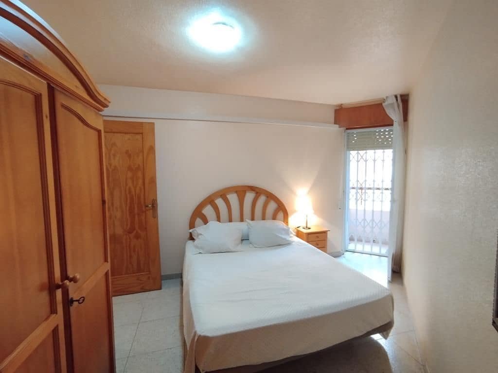 Apartamento de 3 habitaciones en Torrevieja en venta con piscina garaje - 240.000 € (Ref: 9963053)