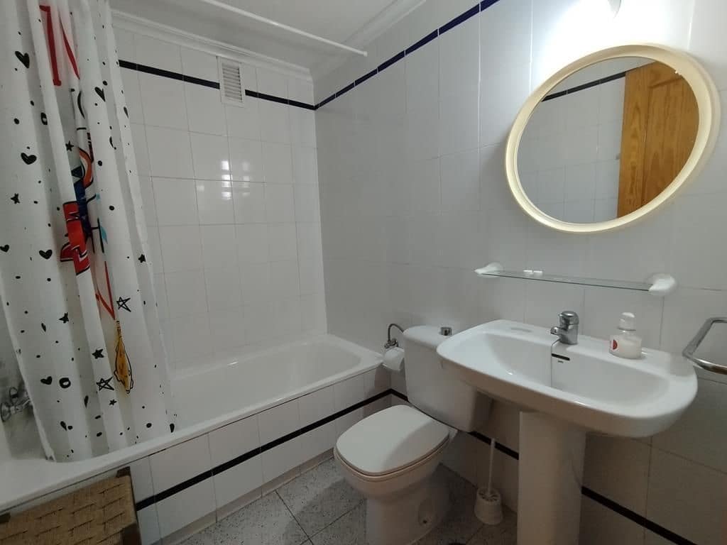 Apartamento de 3 habitaciones en Torrevieja en venta con piscina garaje - 240.000 € (Ref: 9963053)