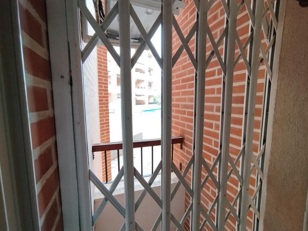 Apartamento de 3 habitaciones en Torrevieja en venta con piscina garaje - 240.000 € (Ref: 9963053)