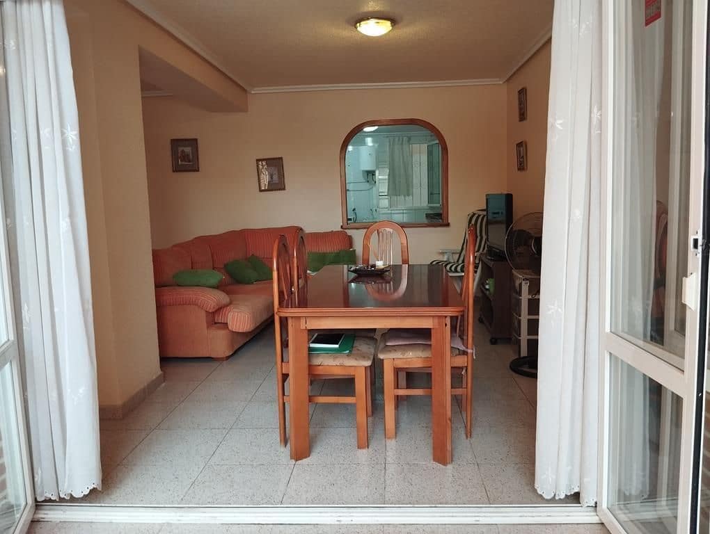 Apartamento de 3 habitaciones en Torrevieja en venta con piscina garaje - 240.000 € (Ref: 9963053)