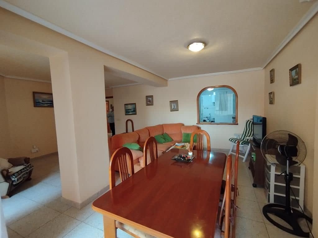 Apartamento de 3 habitaciones en Torrevieja en venta con piscina garaje - 240.000 € (Ref: 9963053)
