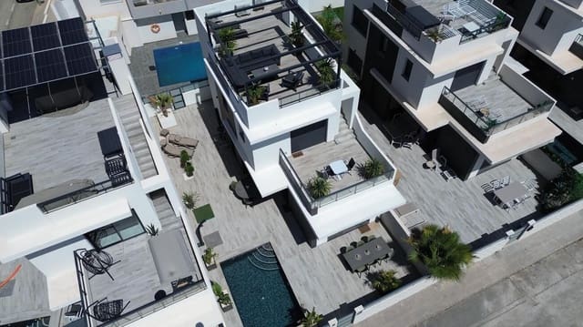 3 soveværelse Villa til salg i Benijófar med swimmingpool - € 469.000 (Ref: 9963055)