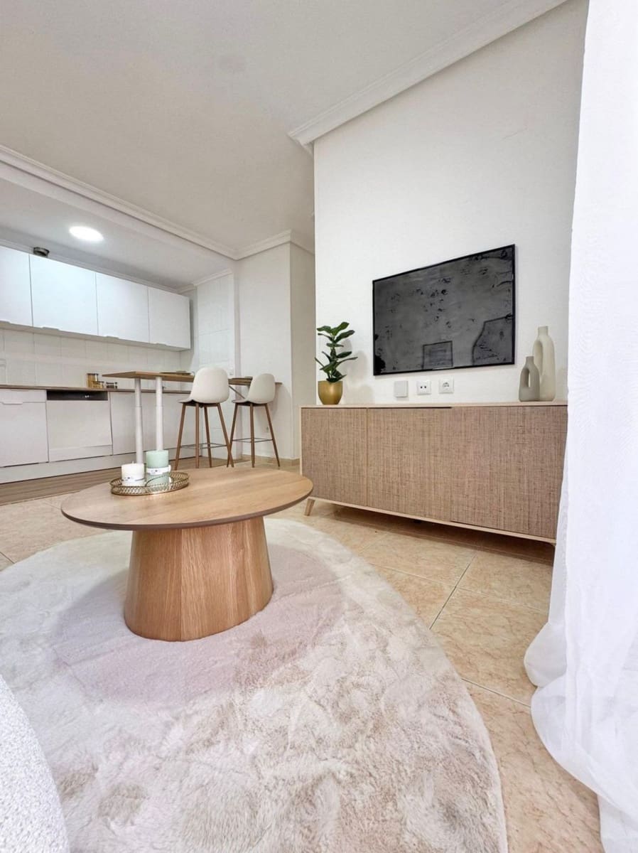 2 Zimmer Apartment zu verkaufen in Torrevieja - 144.000 € (Ref: 9963062)
