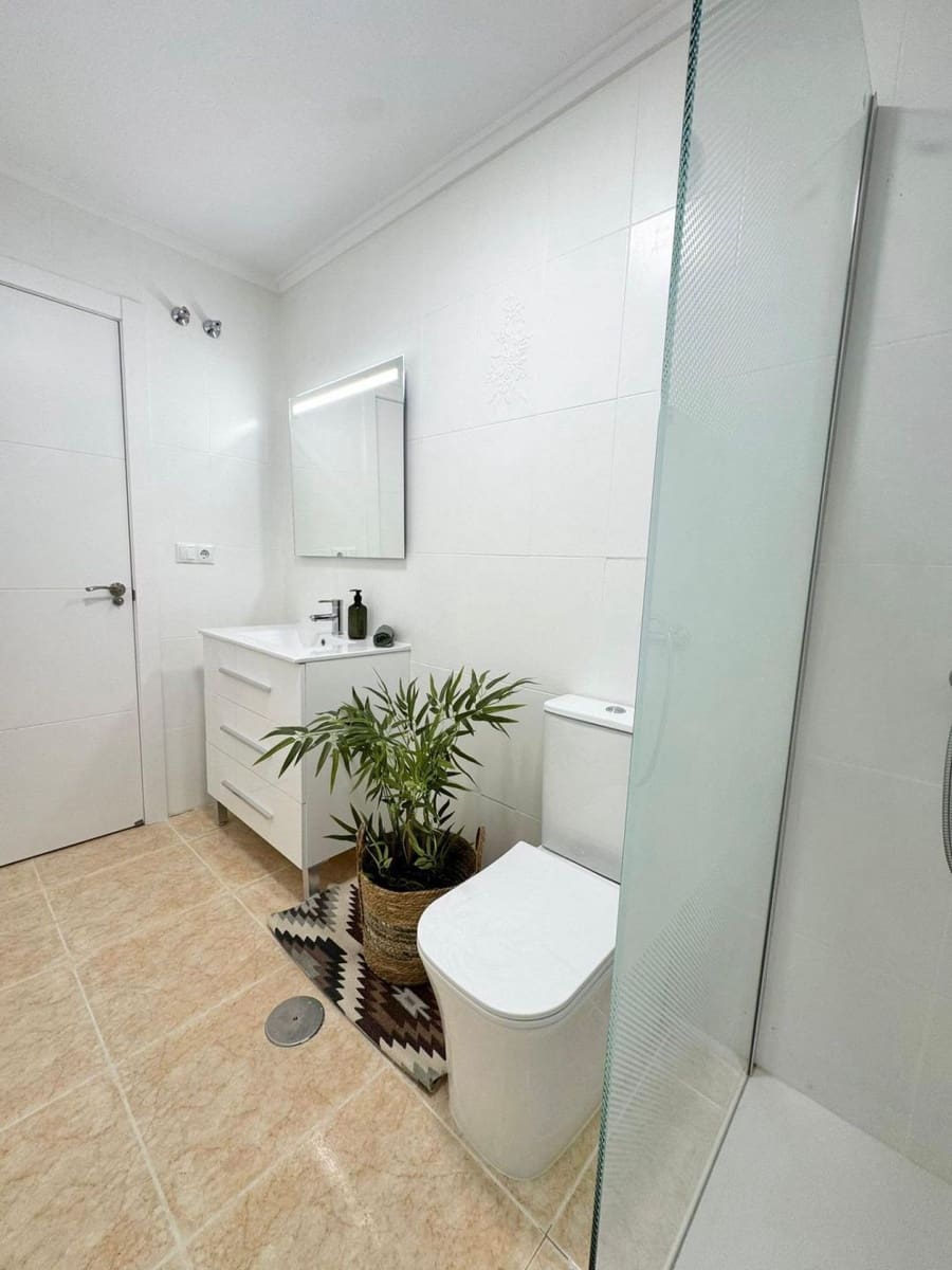 2 Zimmer Apartment zu verkaufen in Torrevieja - 144.000 € (Ref: 9963062)