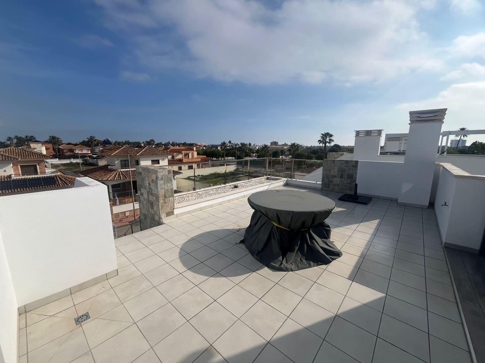 3 sypialnia Willa na sprzedaż w Los Alcazares z basenem garażem - 595 000 € (Ref: 9963091)