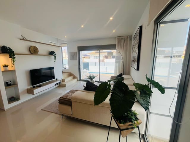 3 sypialnia Willa na sprzedaż w Los Alcázares z basenem garażem - 595 000 € (Ref: 9963091)