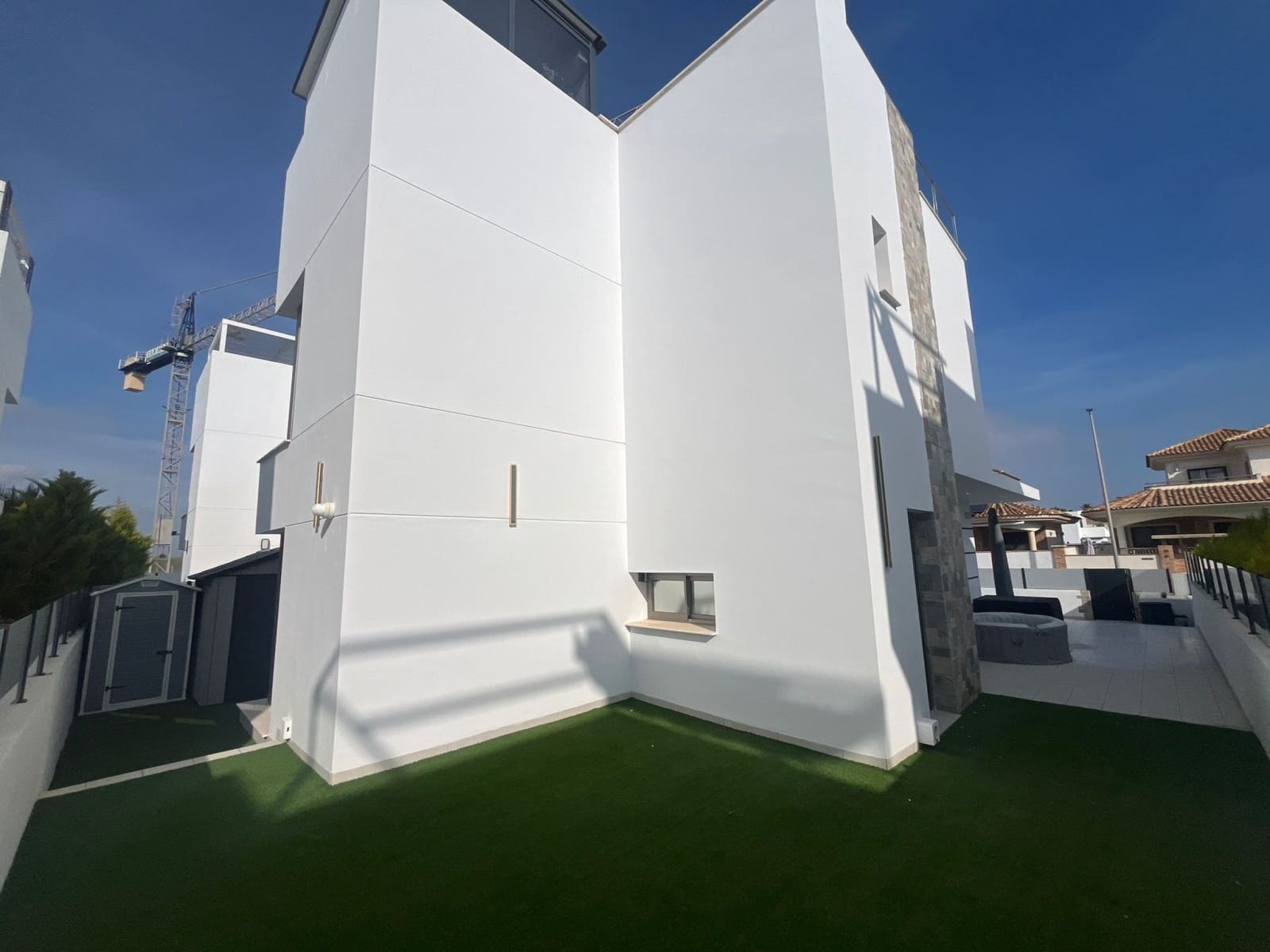 3 sypialnia Willa na sprzedaż w Los Alcazares z basenem garażem - 595 000 € (Ref: 9963091)