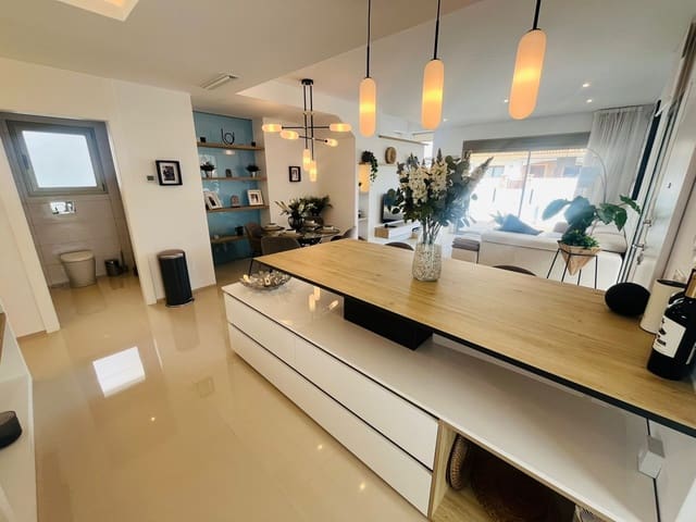 3 sypialnia Willa na sprzedaż w Los Alcázares z basenem garażem - 595 000 € (Ref: 9963091)