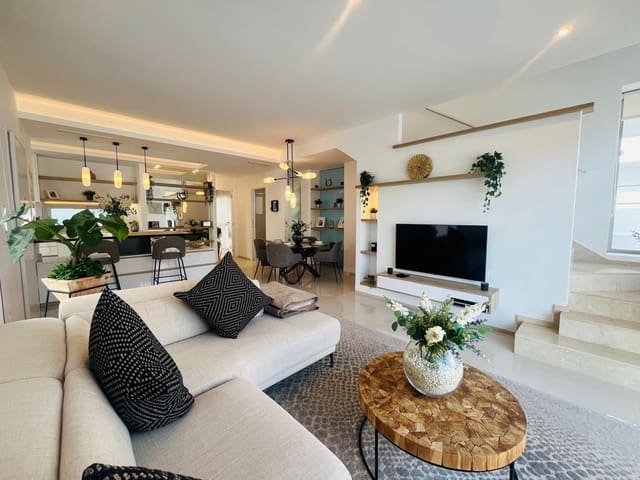 3 sypialnia Willa na sprzedaż w Los Alcázares z basenem garażem - 595 000 € (Ref: 9963091)