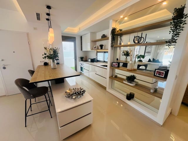 3 sypialnia Willa na sprzedaż w Los Alcázares z basenem garażem - 595 000 € (Ref: 9963091)