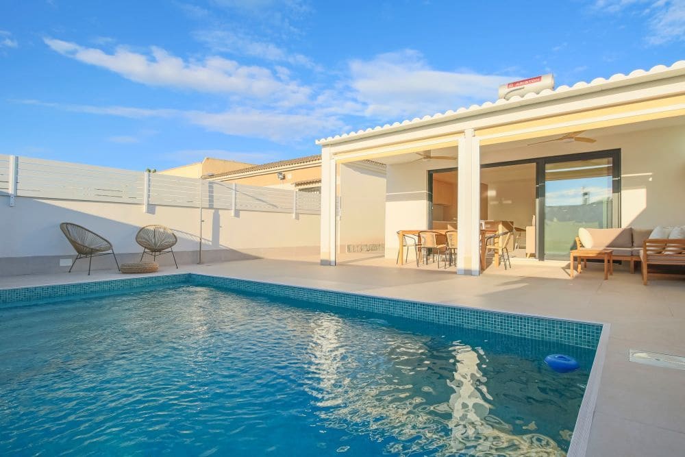 3 bedroom Villa for sale in Torrevieja - € 459,000 (Ref: 9963100)
