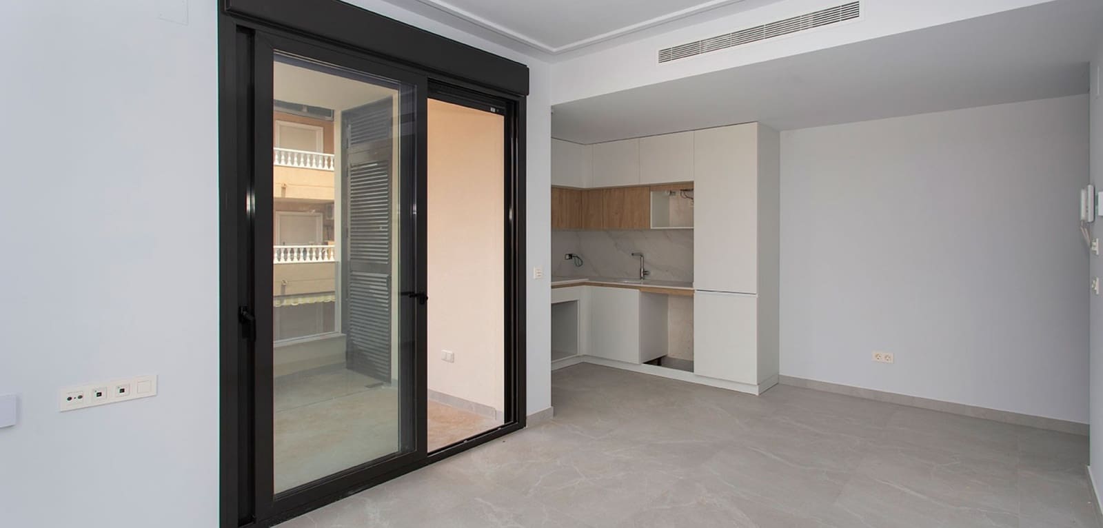 2 Zimmer Apartment zu verkaufen in Torrevieja - 280.000 € (Ref: 9963104)