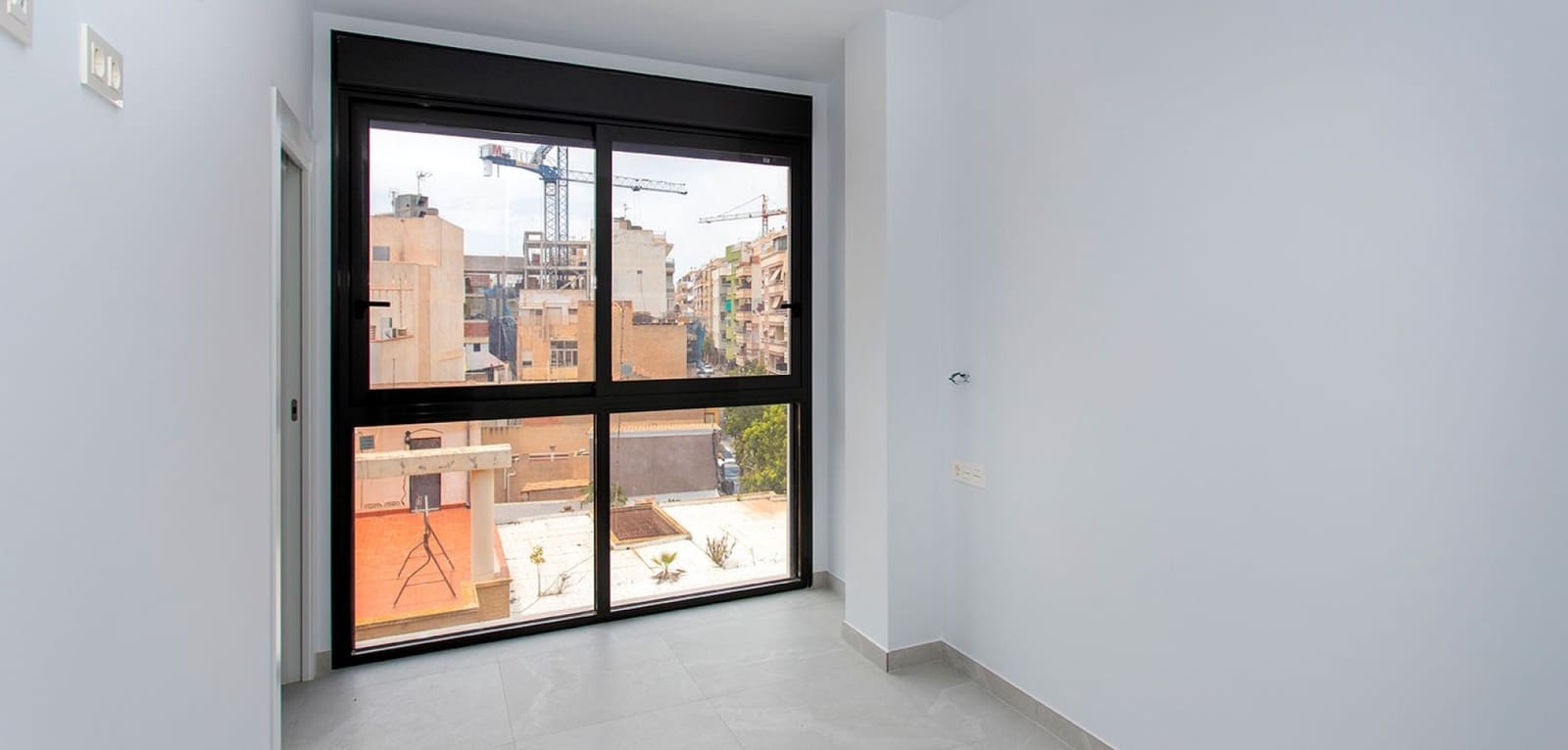 2 Zimmer Apartment zu verkaufen in Torrevieja - 280.000 € (Ref: 9963104)