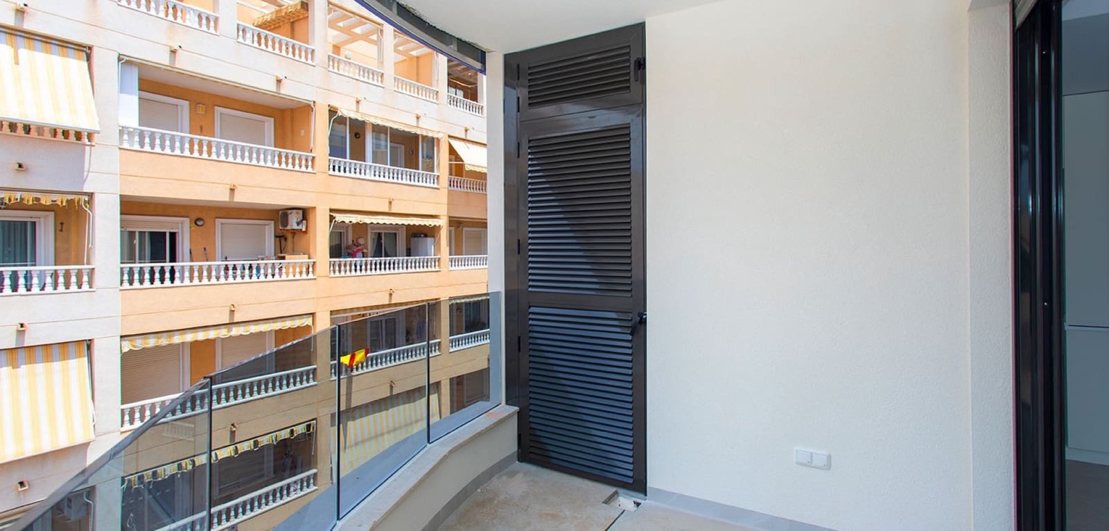 2 Zimmer Apartment zu verkaufen in Torrevieja - 280.000 € (Ref: 9963104)
