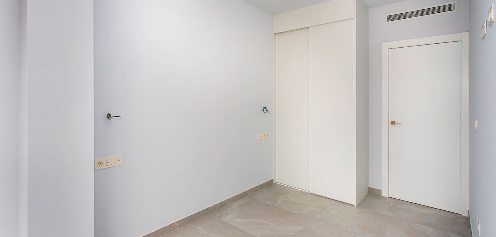 2 Zimmer Apartment zu verkaufen in Torrevieja - 280.000 € (Ref: 9963104)