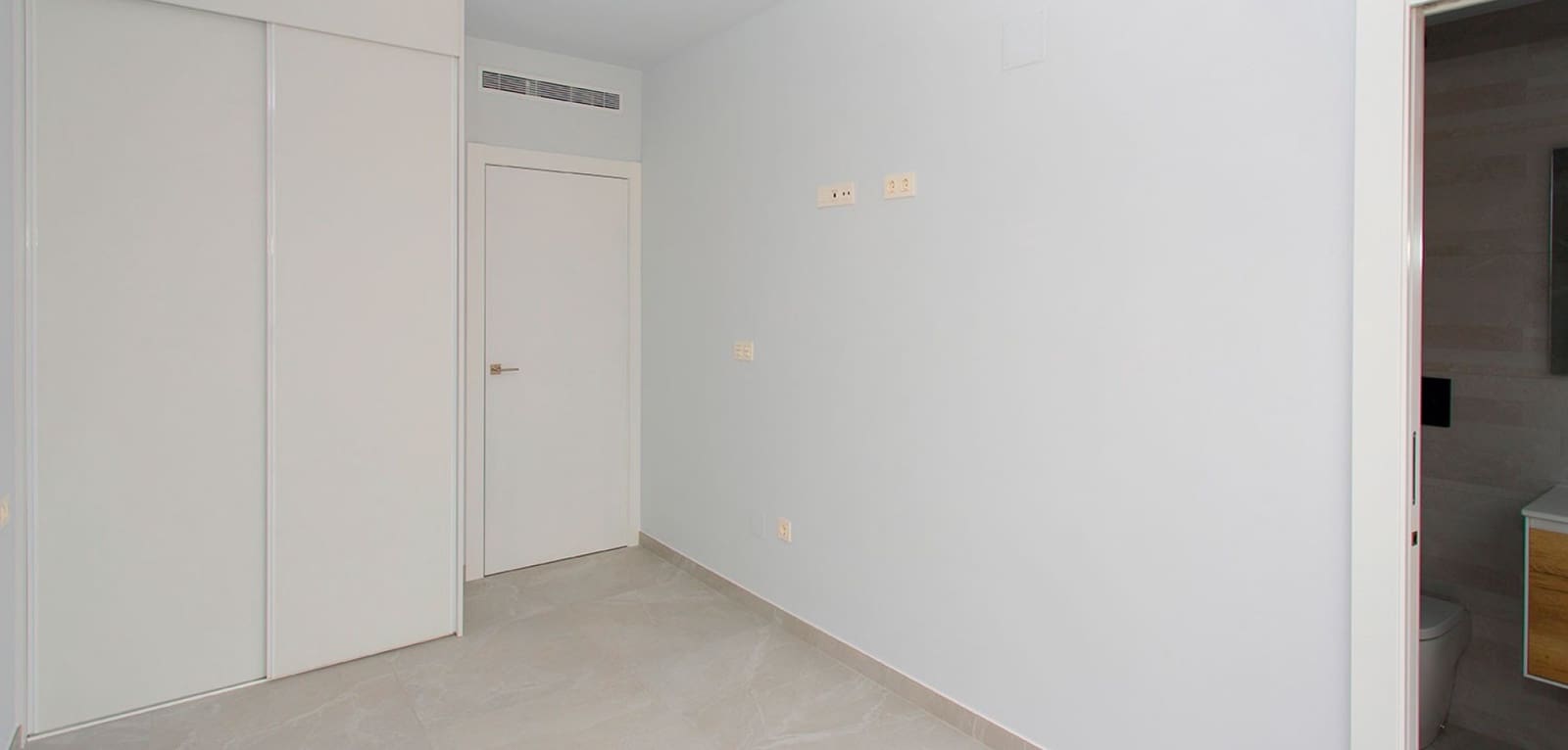 2 Zimmer Apartment zu verkaufen in Torrevieja - 280.000 € (Ref: 9963104)
