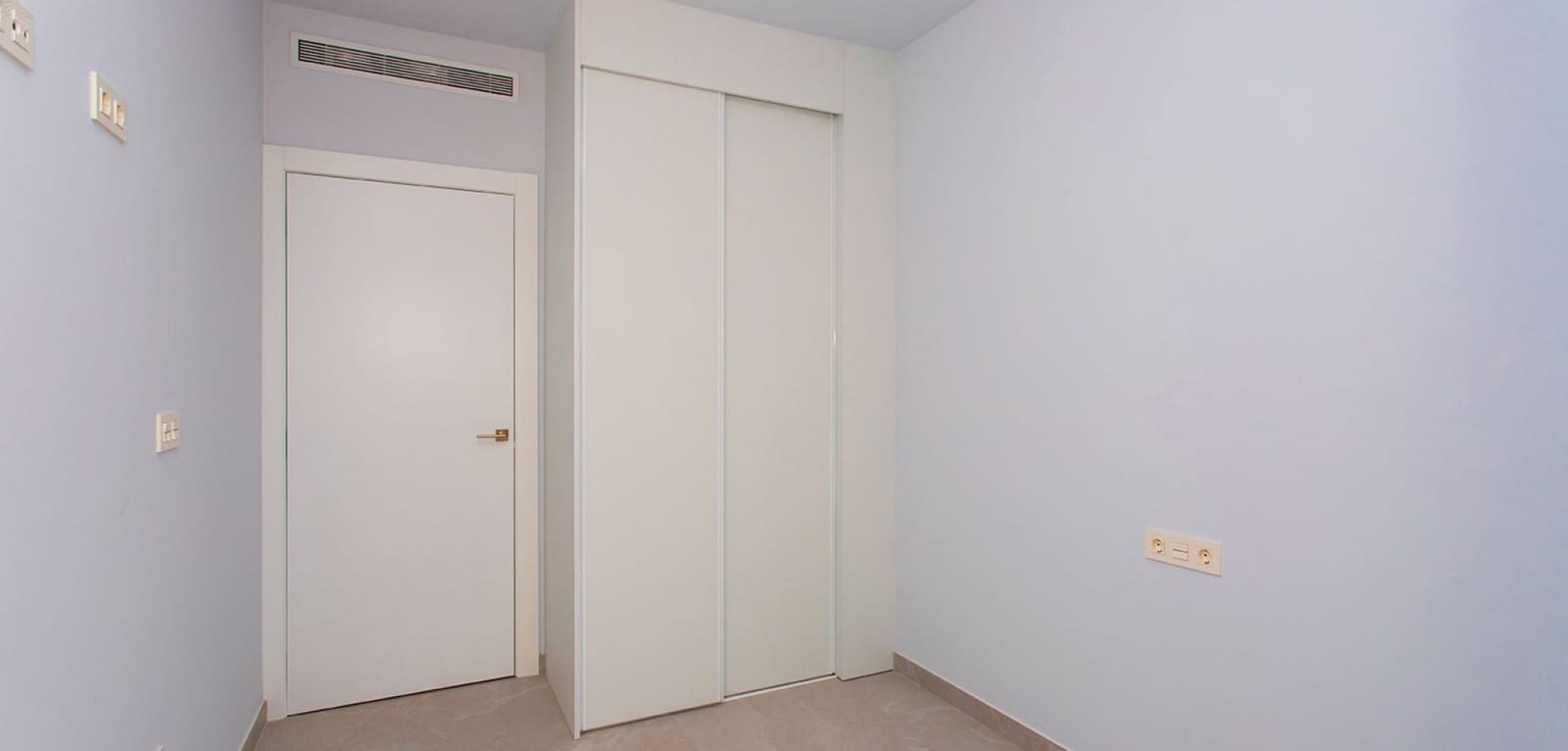 2 Zimmer Apartment zu verkaufen in Torrevieja - 280.000 € (Ref: 9963104)