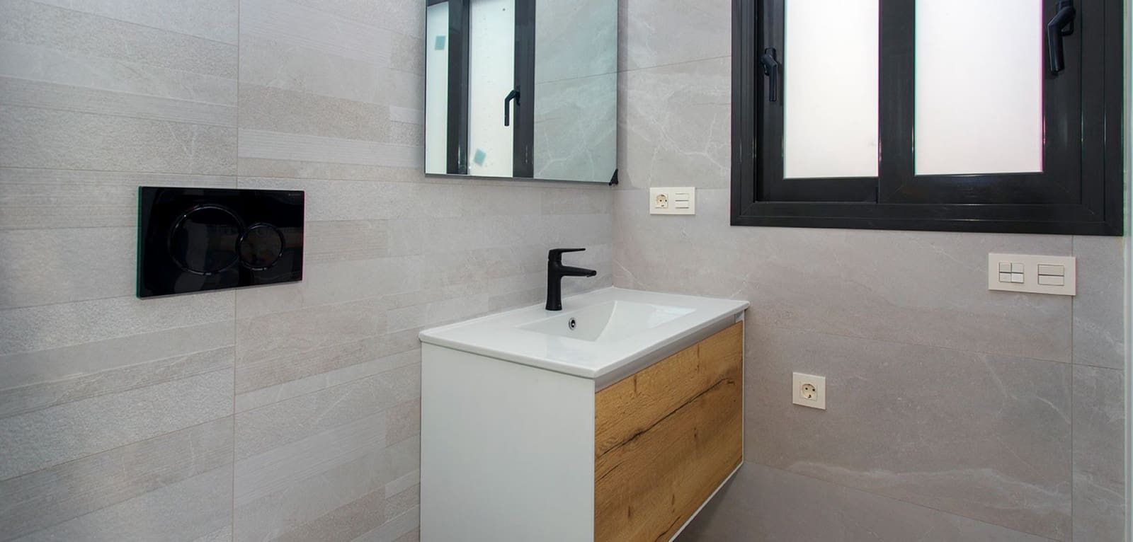 2 Zimmer Apartment zu verkaufen in Torrevieja - 280.000 € (Ref: 9963104)