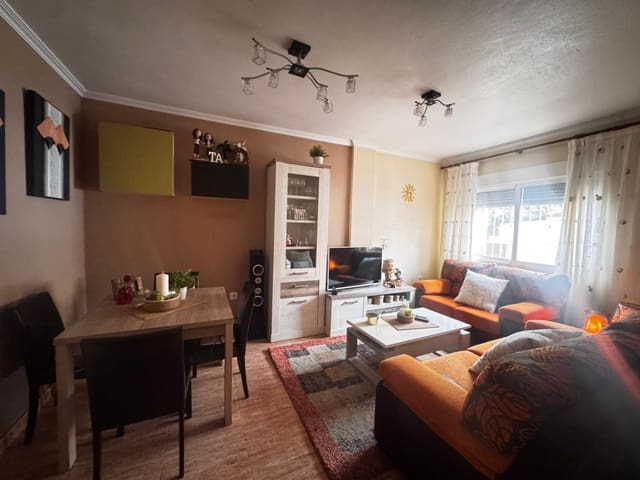 Chalet de 4 habitaciones en Los Alcázares en venta con garaje - 269.900 € (Ref: 9963113)