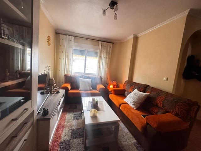 Chalet de 4 habitaciones en Los Alcázares en venta con garaje - 269.900 € (Ref: 9963113)