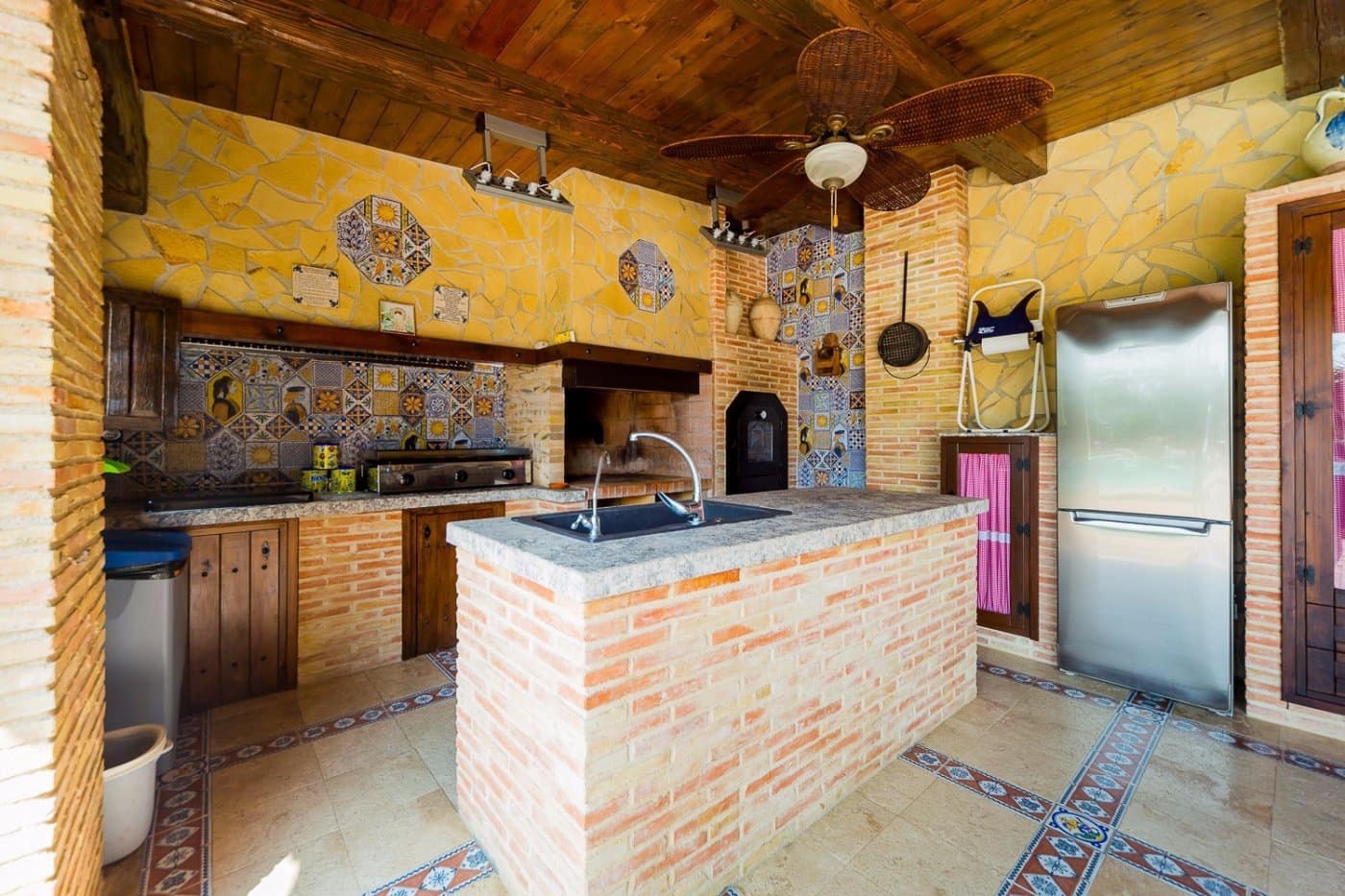 5 bedroom Finca/Country House for sale in Almoradi with pool - € 1,300,000 (Ref: 9963117)