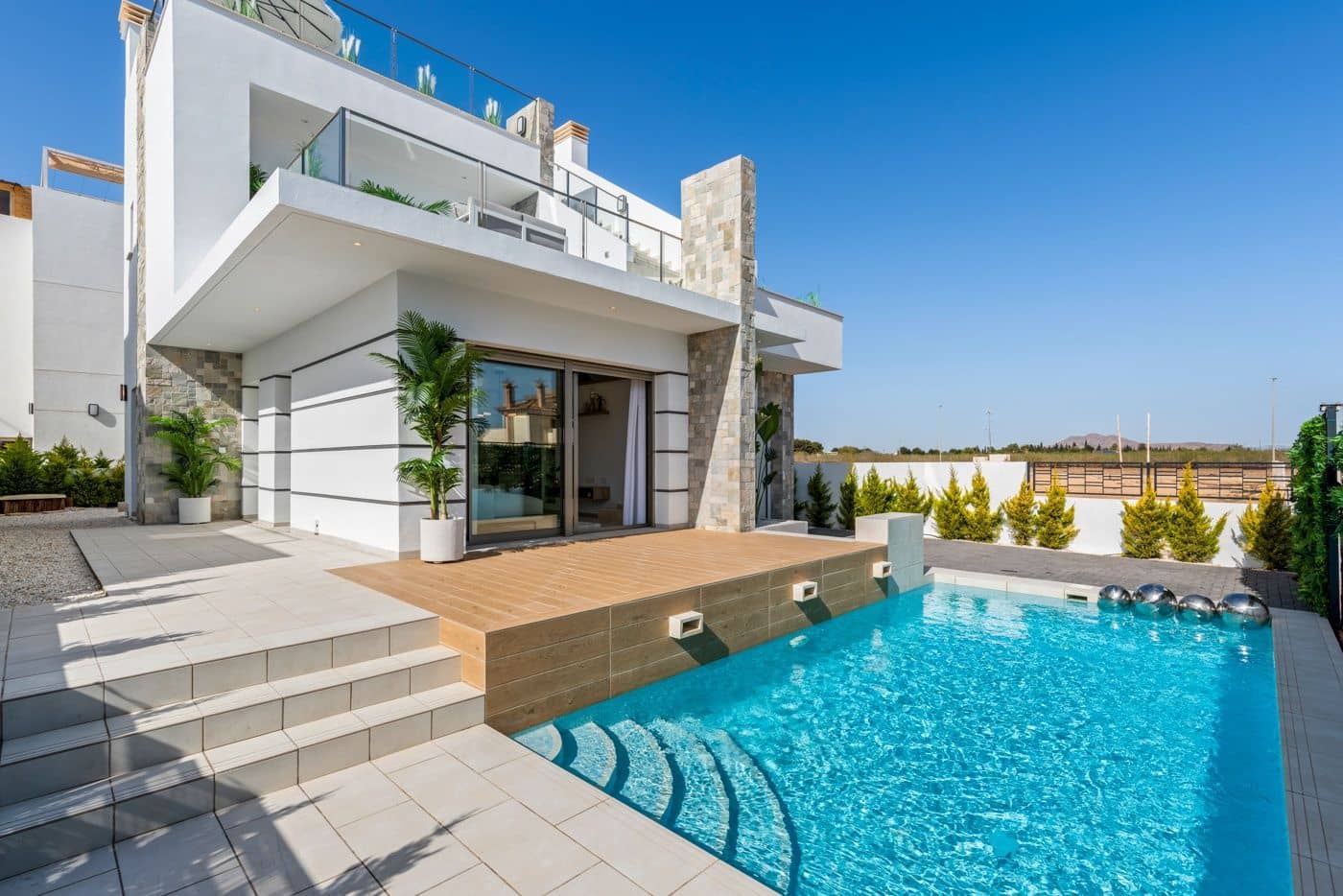 3 slaapkamer Villa te koop in Los Alcazares met zwembad - € 544.841 (Ref: 9963121)