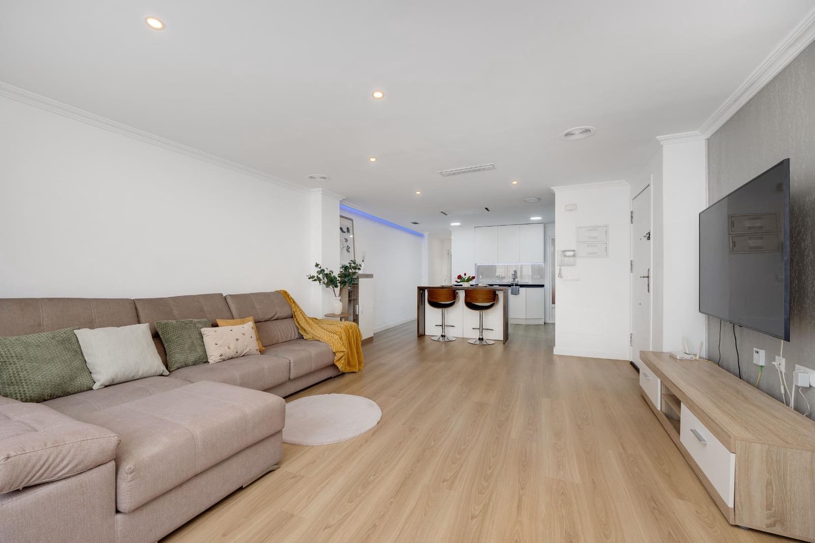 Apartamento de 3 habitaciones en Torrevieja en venta - 265.000 € (Ref: 9963125)