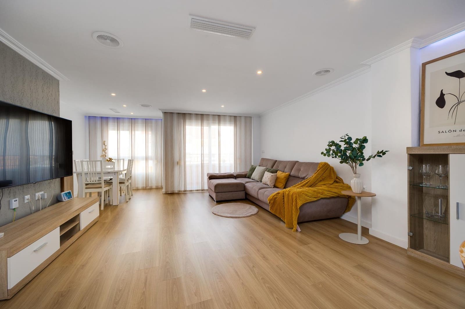 Apartamento de 3 habitaciones en Torrevieja en venta - 265.000 € (Ref: 9963125)